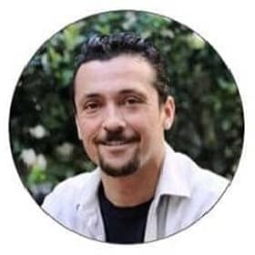Istanbul Tour Guide Baris