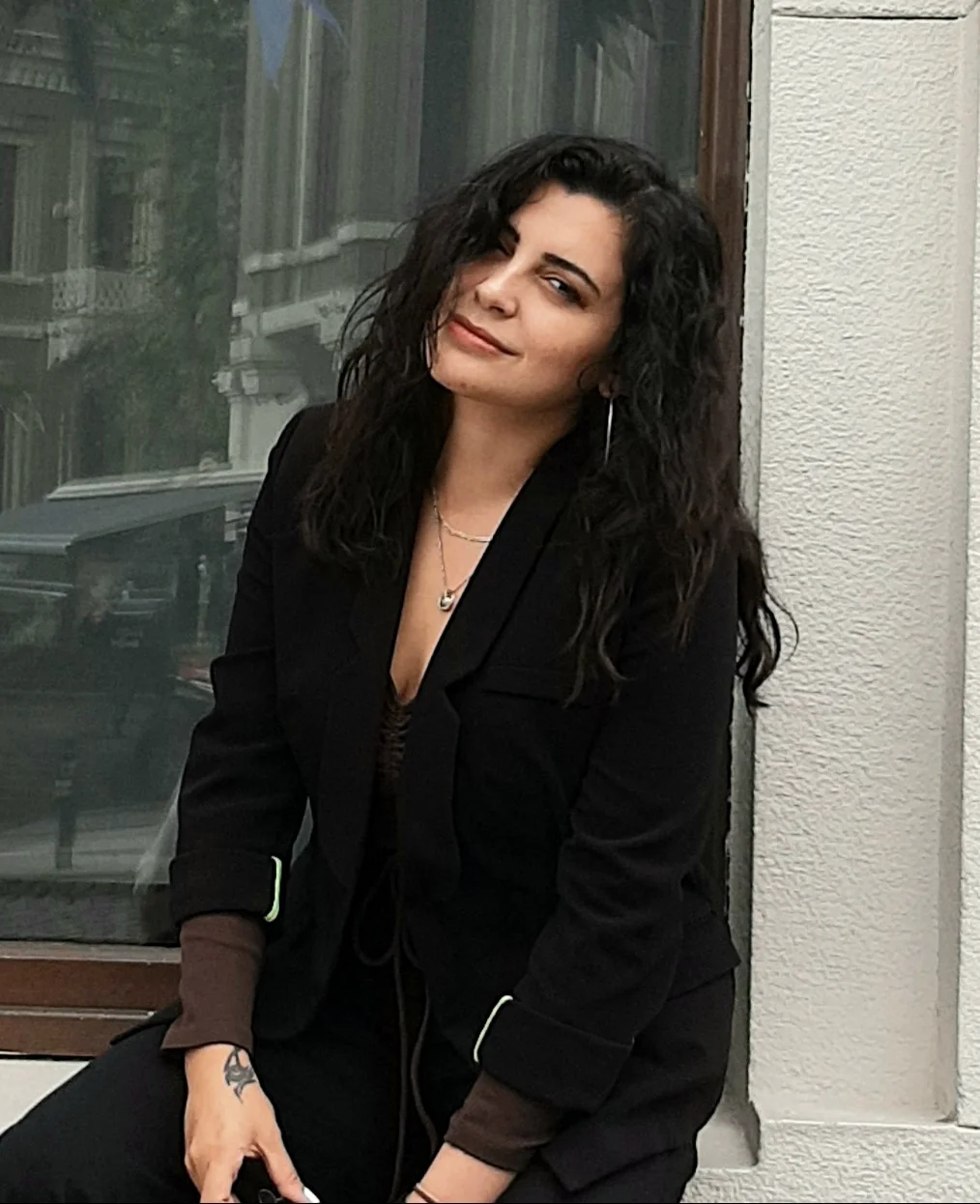 istanbul female tour guide sanem